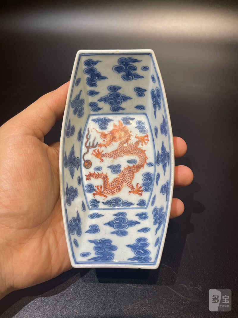 清乾隆 青花矾红云龙纹茶船 - 图3